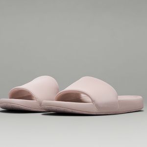 Lululemon slides